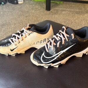 Kids Nike Vapor Ultrafly 4 Black & White Baseball Cleats Youth Size 3